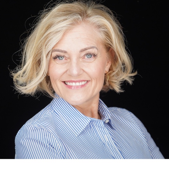 Meet your Posher, Jill - Picture 2 of 2